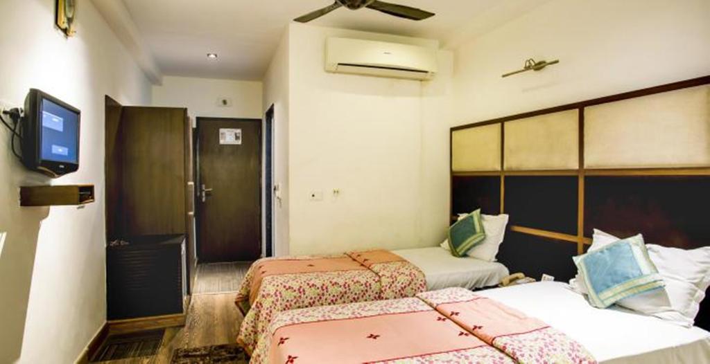 Hotel Arpit Palace Δελχί Εξωτερικό φωτογραφία