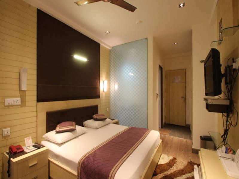 Hotel Arpit Palace Δελχί Εξωτερικό φωτογραφία